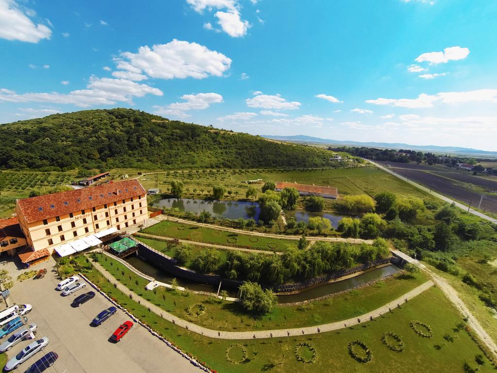 Hanul Moara Cu Noroc Ineu  Exteriör bild