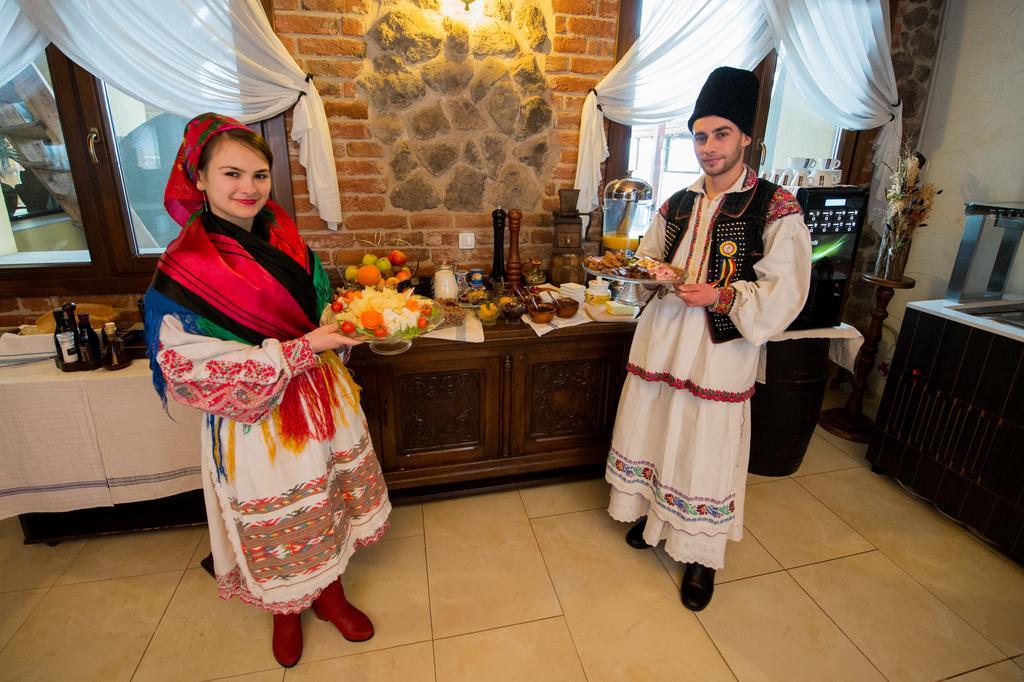 Hanul Moara Cu Noroc Ineu  Exteriör bild